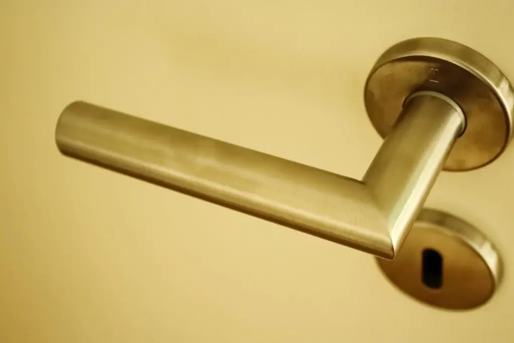 HOA Right of Entry: When Can Your HOA Access Your Property?