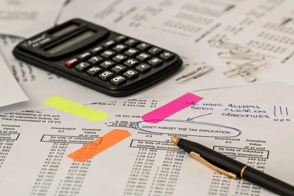 Decoding the HOA Budget: Spot Financial Red Flags Before You Buy