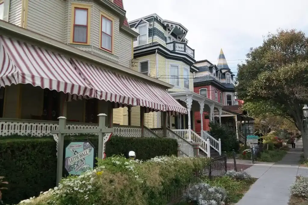 What Happens When You Break an HOA Rule?