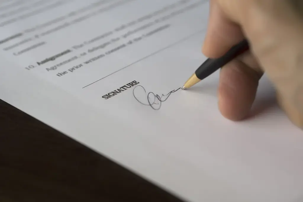 A Board’s Guide to Reviewing Vendor Contracts (And What to Look For)